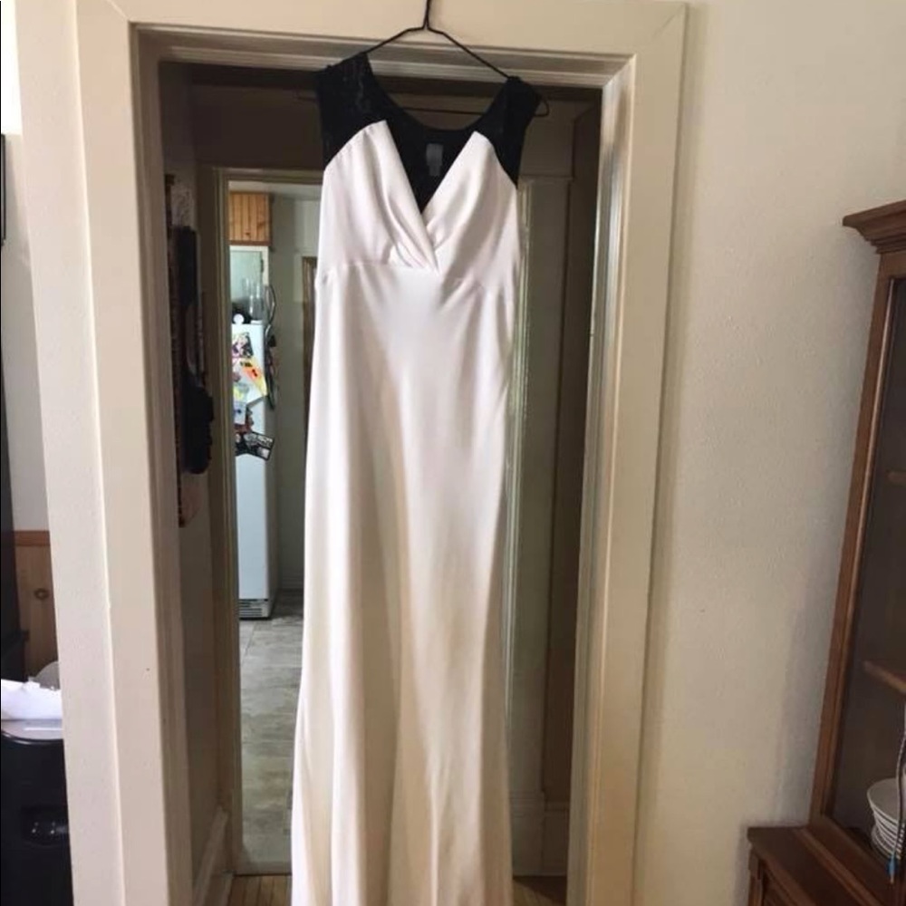 Vera Wang gown